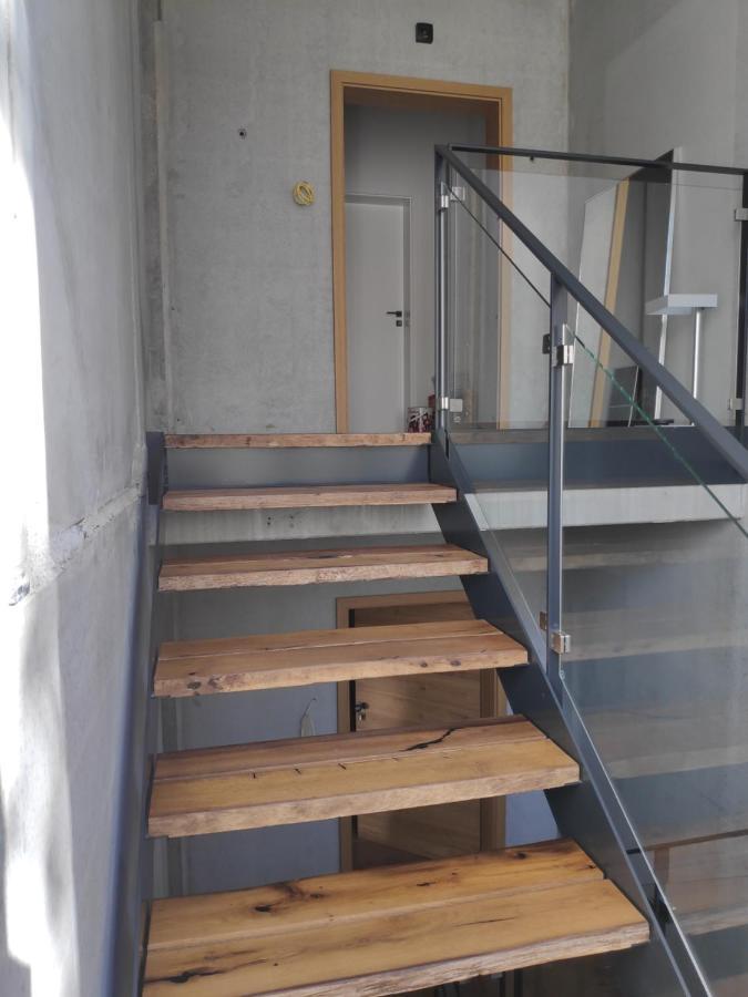 Ferienwohnungen Und Zimmer In Reutlingen-Goenningen מראה חיצוני תמונה