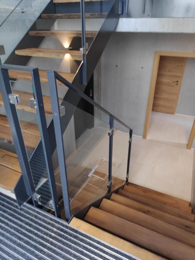 Ferienwohnungen Und Zimmer In Reutlingen-Goenningen מראה חיצוני תמונה