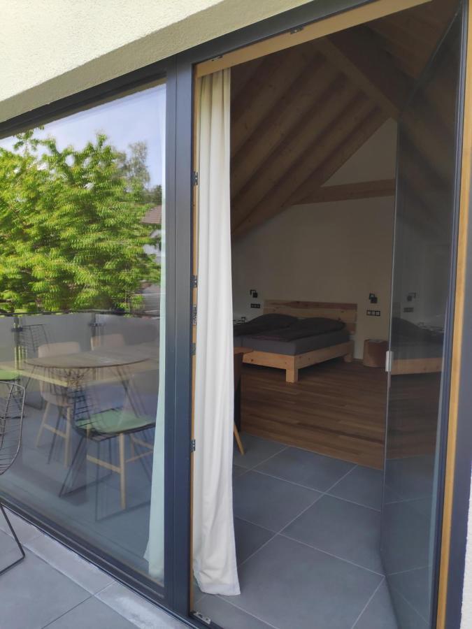 Ferienwohnungen Und Zimmer In Reutlingen-Goenningen מראה חיצוני תמונה